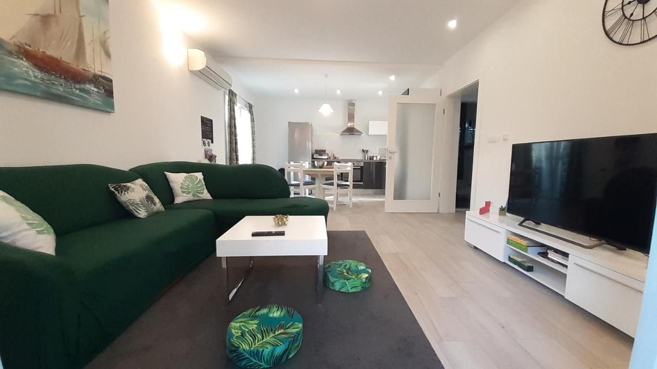 Apartment Ela Trogir Exteriör bild