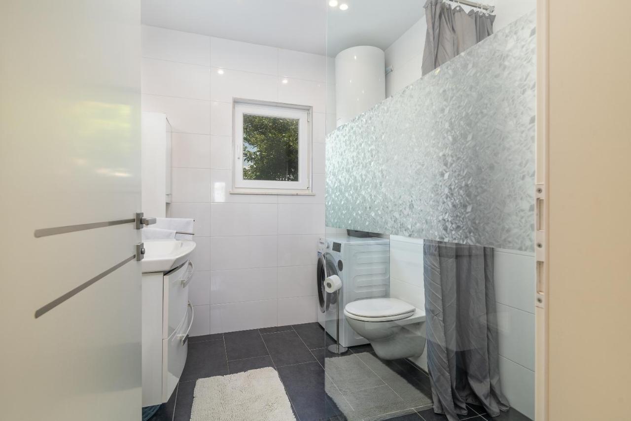 Apartment Ela Trogir Exteriör bild