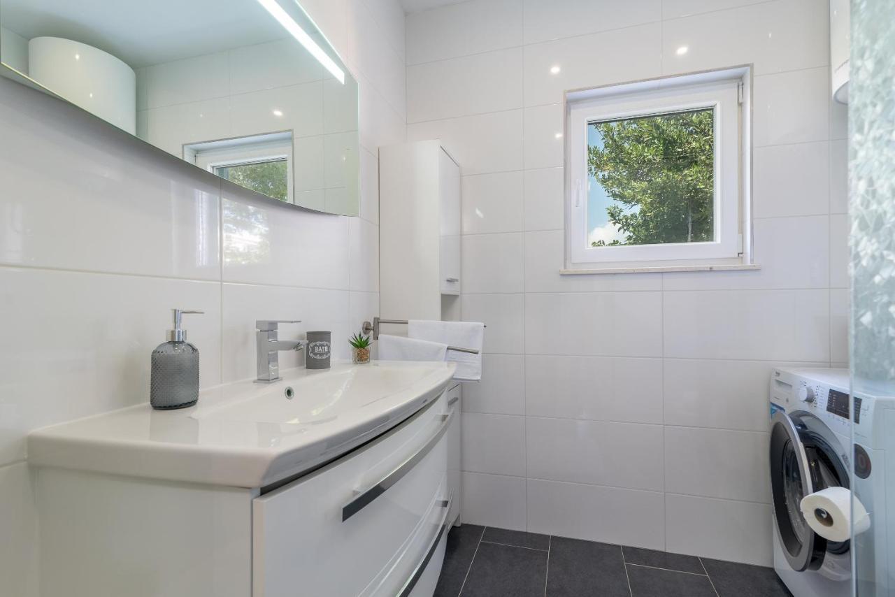 Apartment Ela Trogir Exteriör bild