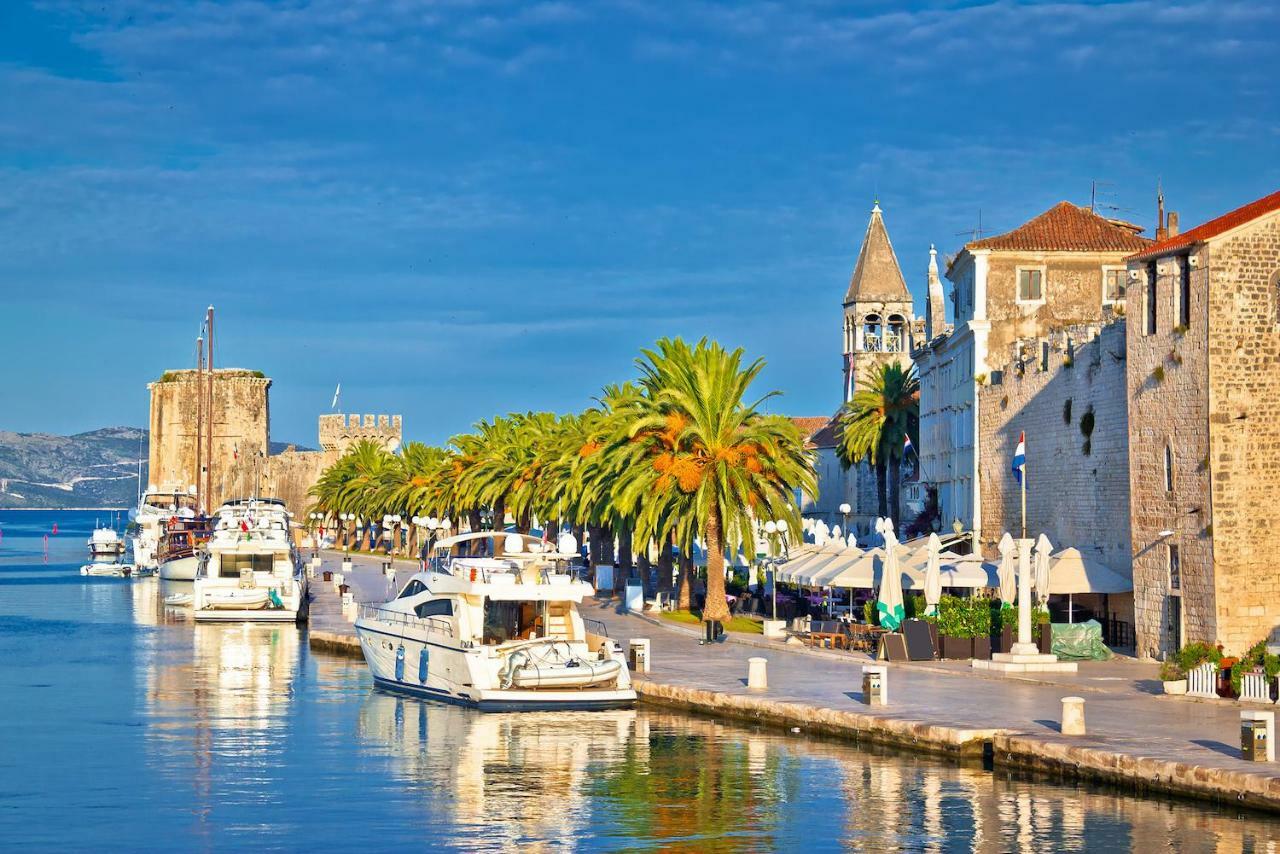 Apartment Ela Trogir Exteriör bild
