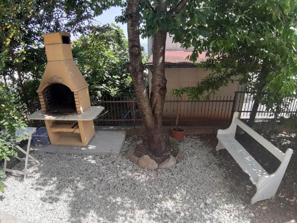 Apartment Ela Trogir Exteriör bild